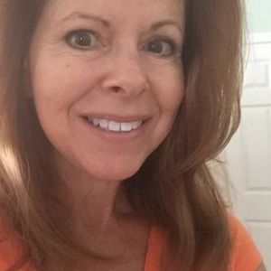 Meet your Posher, Debbi